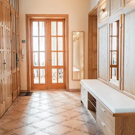 Executive 2-bdrm