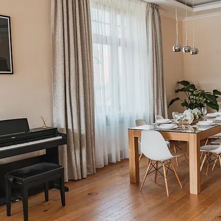 Executive 2-bdrm Апартаменты *