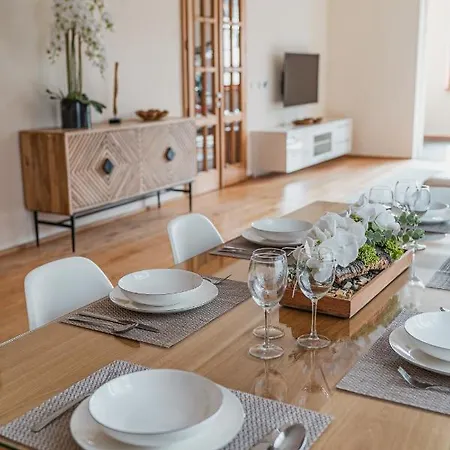 Апартаменты Executive 2-bdrm