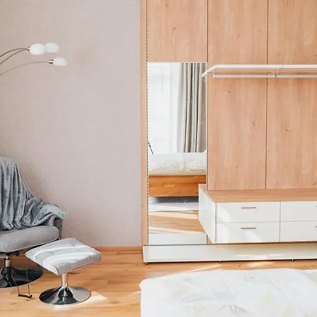 Executive 2-bdrm Apartment *