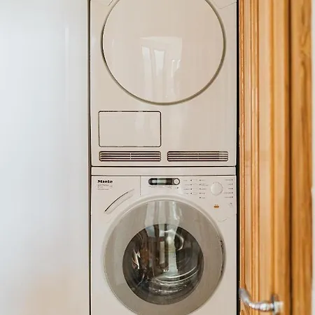 Apartment Executive 2-bdrm *
