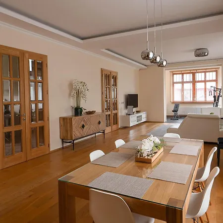 Apartment Executive 2-bdrm *