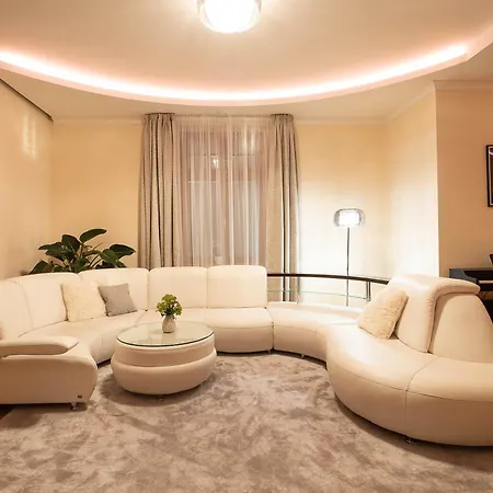 Executive 2-bdrm Apartment Usti nad Labem