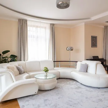 Apartment Executive 2-bdrm *