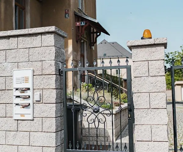 דירה Executive 2-bdrm Ústí nad Labem