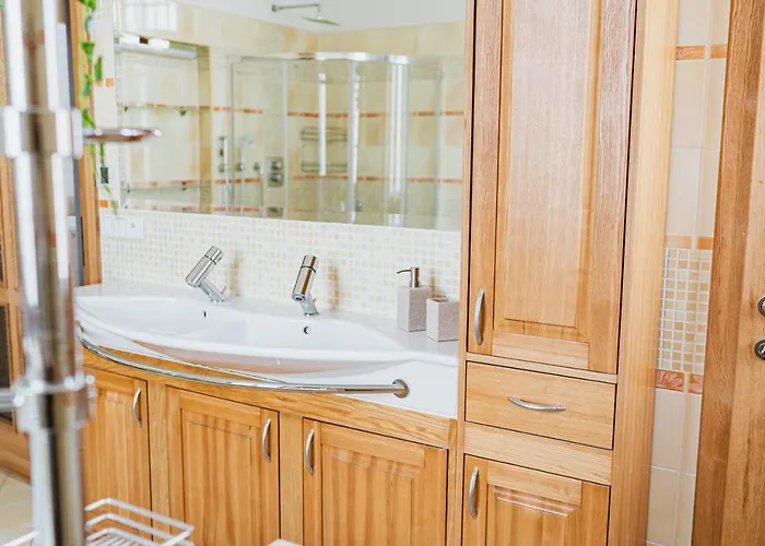 Executive 2-bdrm דירה