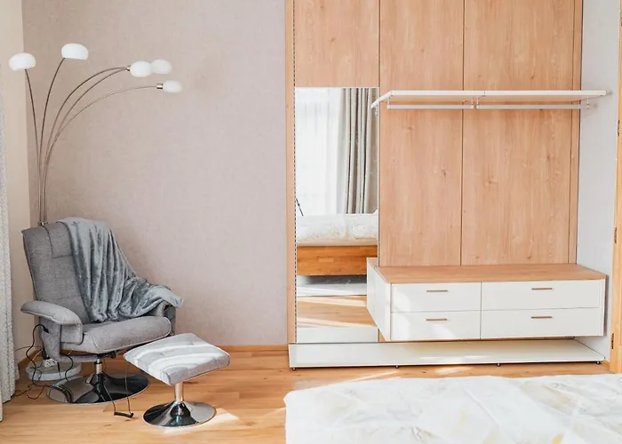 Executive 2-bdrm דירה *