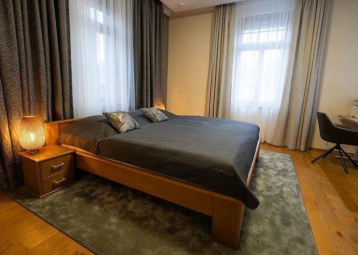 Apartment Executive 2-bdrm *